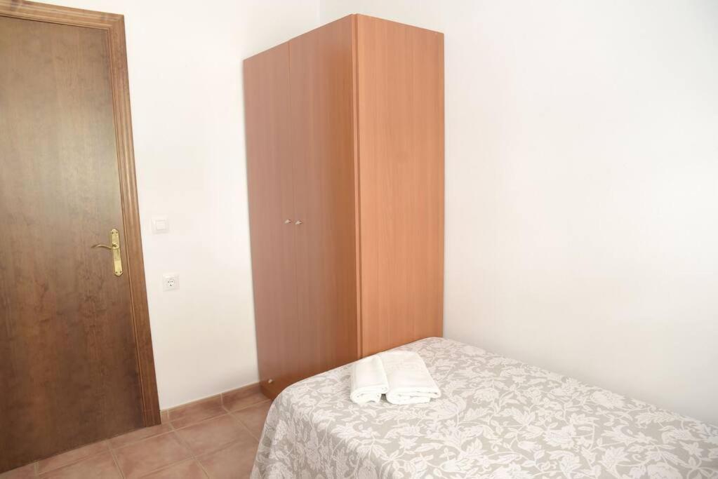 Apartamento Elena - Solo Familias Y Parejas โกนิล เด ลาฟรอนเตรา ภายนอก รูปภาพ